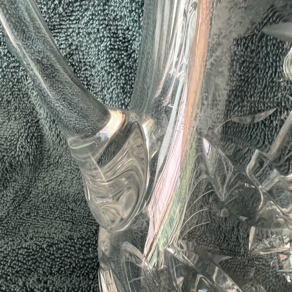 VINTAGE PERFECT CUT GLASS/ ETCHED CLEAR GLASS PITCHER - Picture 6 of 11